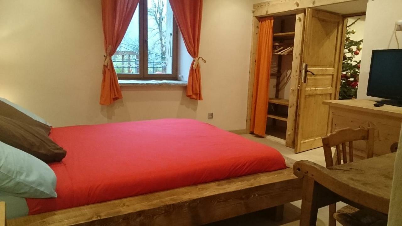 Ferme Familiale Chez Lili Villa Alex ภายนอก รูปภาพ